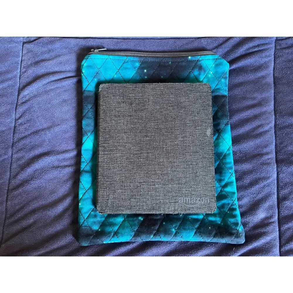 NWOT Handmade Quilted Kindle Paperwhite Pouch